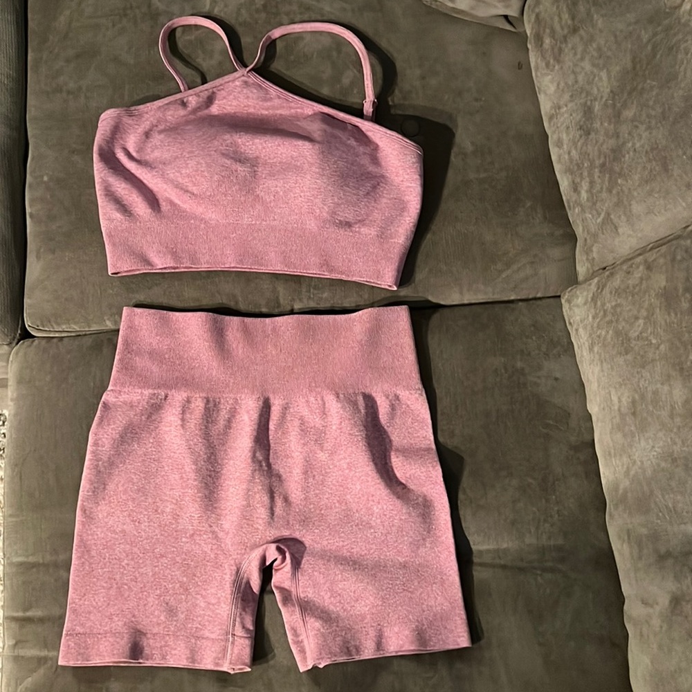 Short set! Size M ( new)